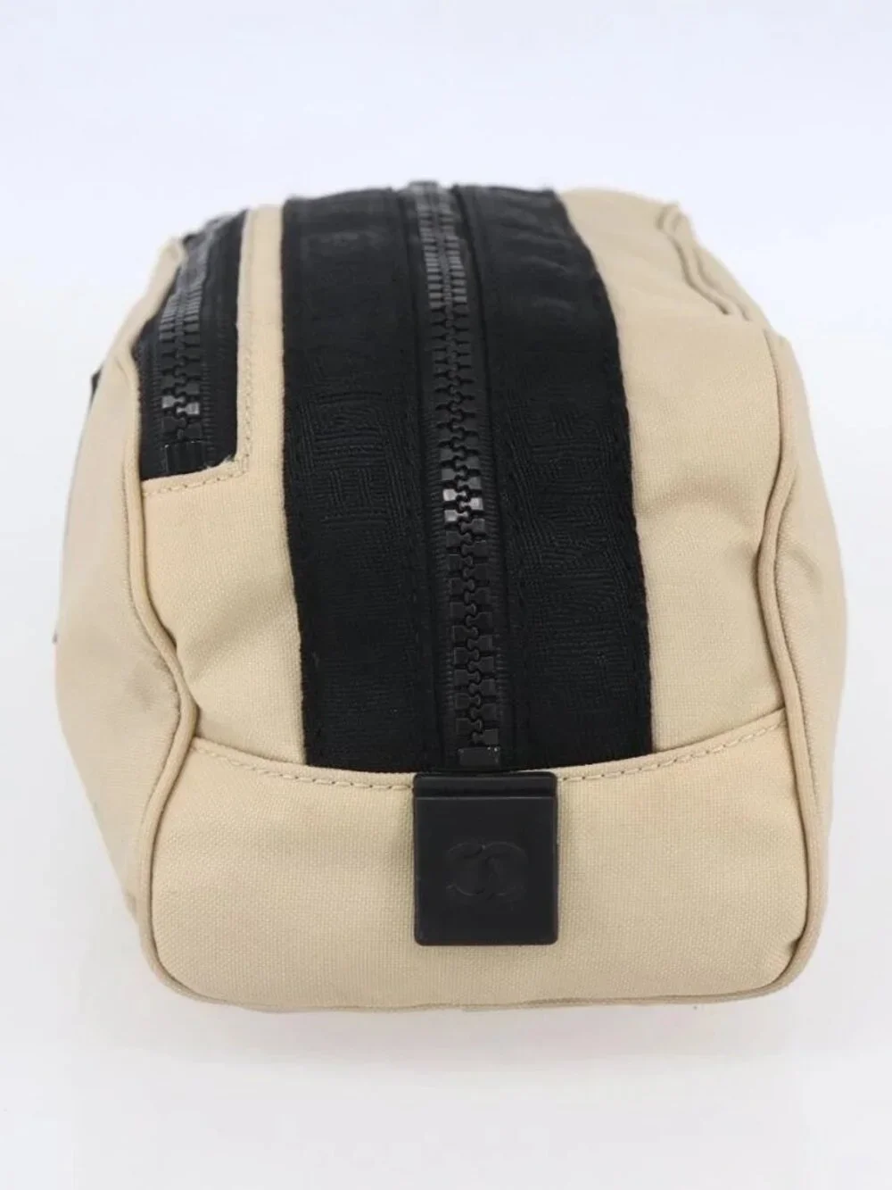 CHANEL Sports Clutch Bag Nylon Beige Black CC Auth BA8411